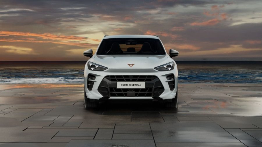 Renting Cupra Terramar1.5 eTSI 110kW DSG Blanco Glacial (Metalizado), Gris Timanfaya (Metalizado) Sin Entrada