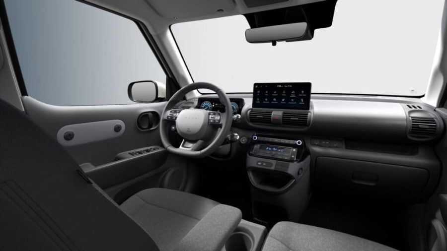 Renting Hyundai Inster42 KWh Maxx Unbleached Ivory Sin Entrada