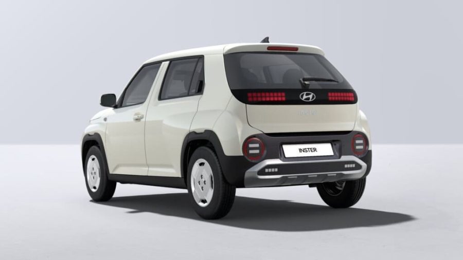 Renting Hyundai Inster42 KWh Maxx Unbleached Ivory Sin Entrada