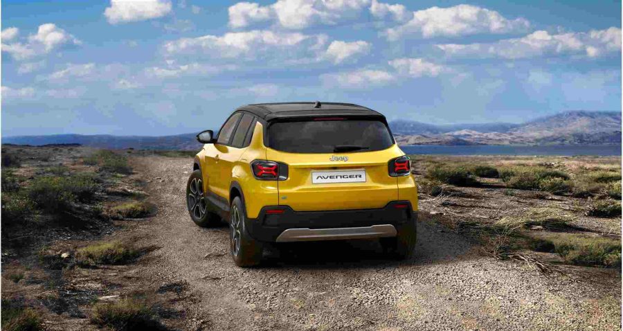 Renting Jeep AvengerBEV Summit Amarillo Sun / Techo Negro, Rojo Ruby / Techo Negro, Blanco Snow / Techo Negro, Gris Stone / Techo Negro, Gris Granite / Techo Negro, Gris Storm / Techo Negro Sin Entrada