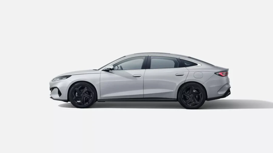 Renting BYD SEAL 6DM-i Boost Polar White Sin Entrada