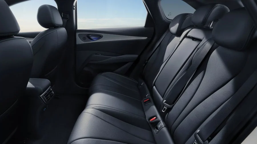 Renting BYD SEAL 6 TOURINGDM-i Comfort Polar White Sin Entrada