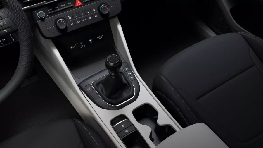 Renting Hyundai Tucson1.6T Klass Rojo, Blanco Sin Entrada