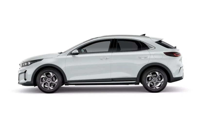 Renting Kia XCeed1.0 T-GDi MHEV Drive Cassa White, Black Pearl , Deluxe White, Lunar Silver, Blue Fame, Dark Penta Metal Sin Entrada