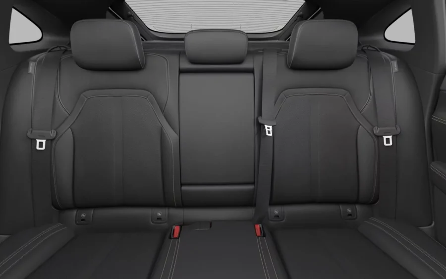 Renting Mazda 6eEV Takumi Blanco Sin Entrada