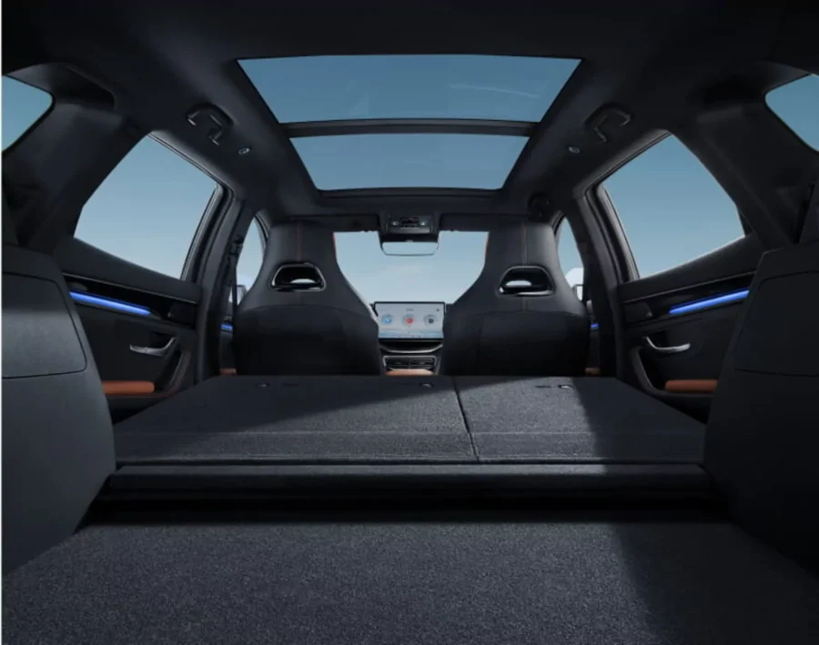 Renting BYD SEAL UDM-I Design Snow White Sin Entrada