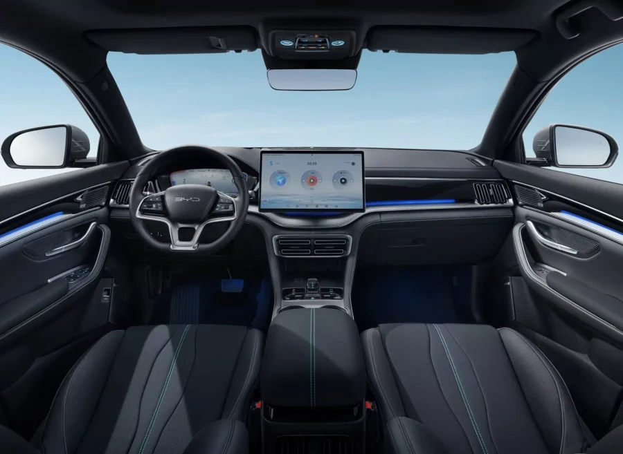 Renting BYD SEAL UDM-I Design Snow White Sin Entrada