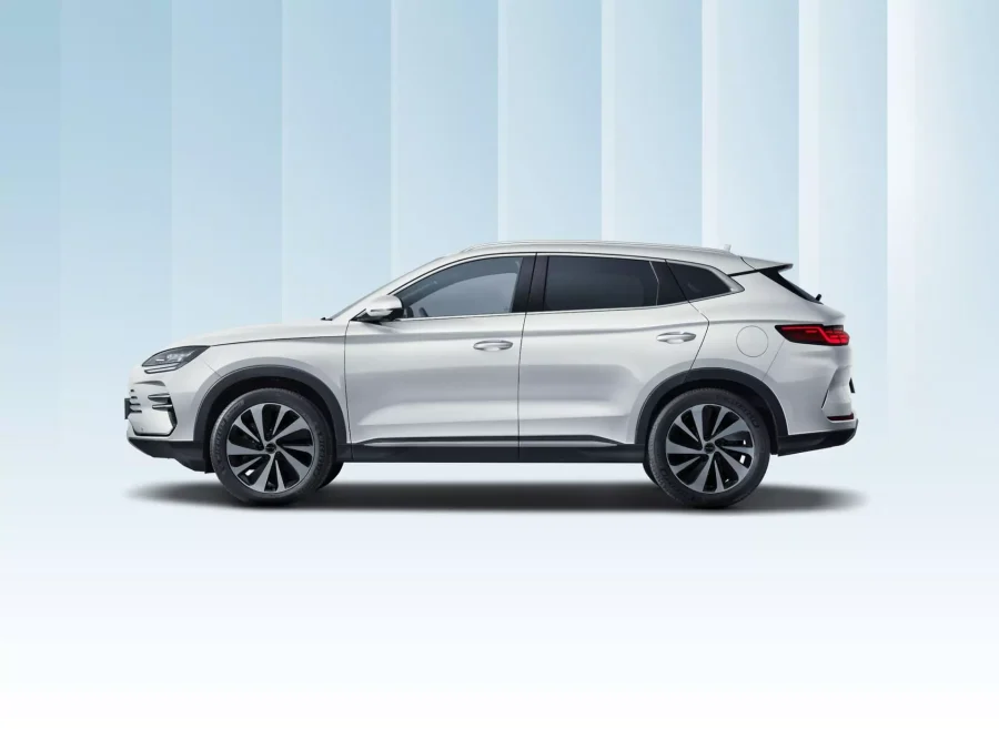 Renting BYD SEAL UDM-I Design Snow White Sin Entrada