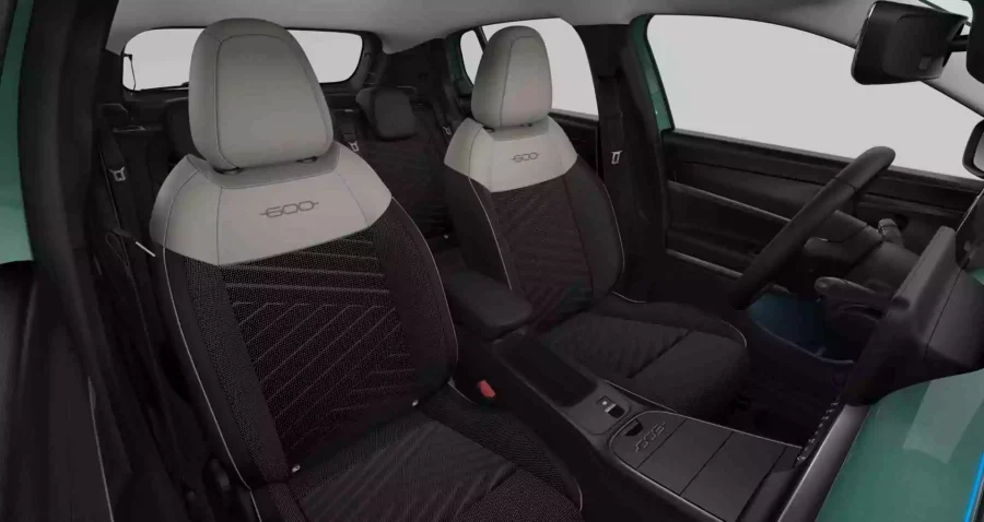 Renting Fiat 6001.2 MHEV ICON DDCT Azul Ottanio, Negro, Blanco Sin Entrada