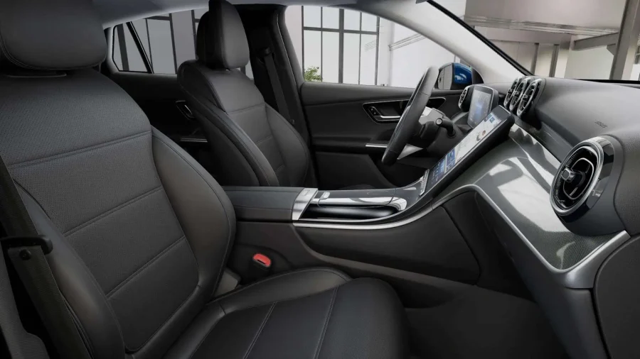 Renting Mercedes Benz GLC300e 4MATIC Plata High Tec Sin Entrada