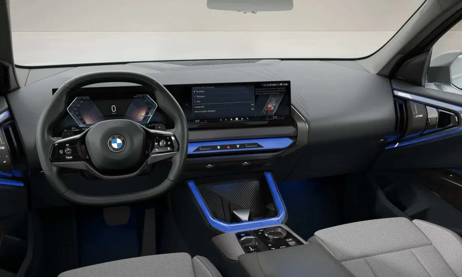 Renting BMW X320d xDrive Alpine White Sin Entrada