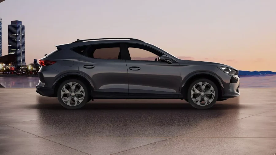 Renting Cupra Formentor1.5 eTSI 110kW DSG Gris Magnetic (Metalizado), Blanco Nevada (Metalizado)  Sin Entrada