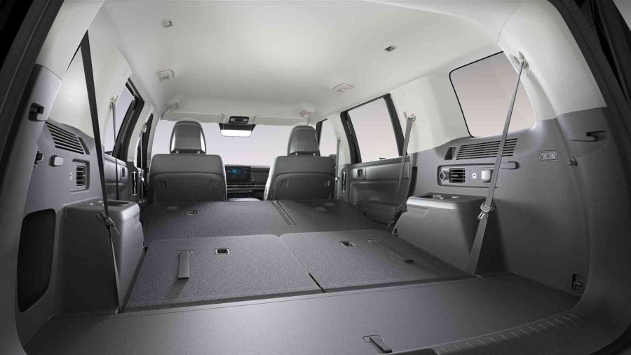 Renting Hyundai Santa Fe1.6T HEV 4X2 AT Maxx White Cream Sin Entrada