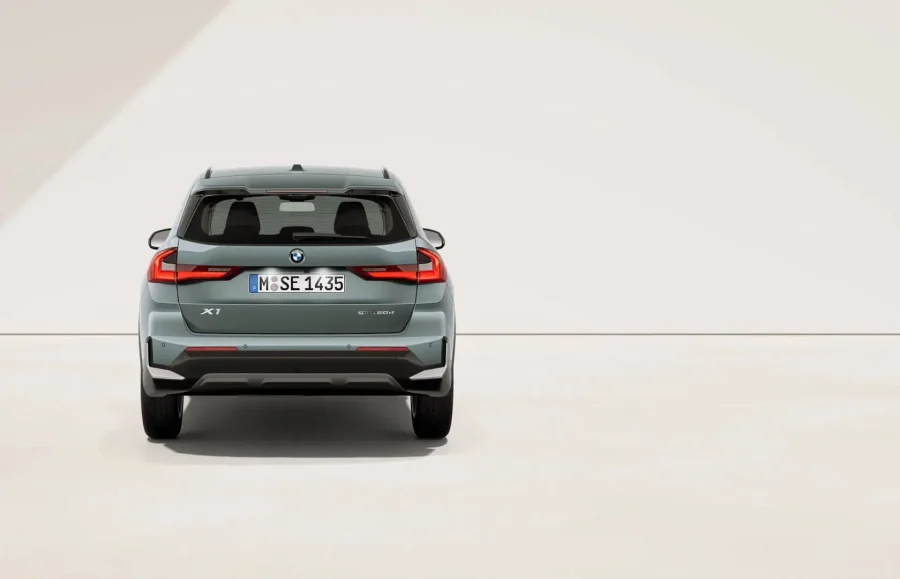 Renting BMW X1xDrive20d Premium Package Cape York Green metalizado Sin Entrada