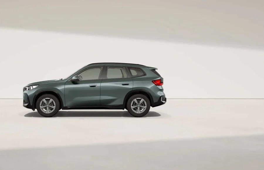 Renting BMW X1xDrive20d Premium Package Cape York Green metalizado Sin Entrada