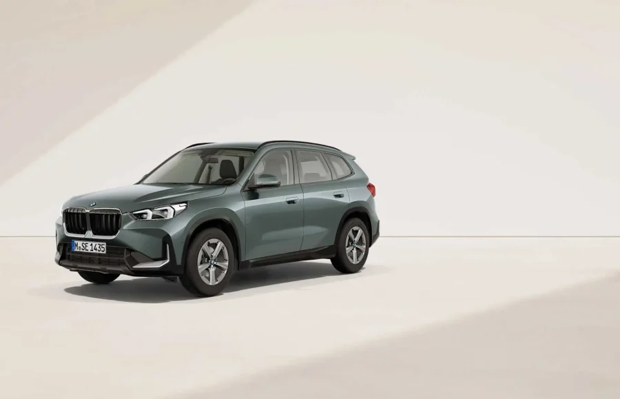 Renting BMW X1xDrive20d Premium Package Cape York Green metalizado Sin Entrada