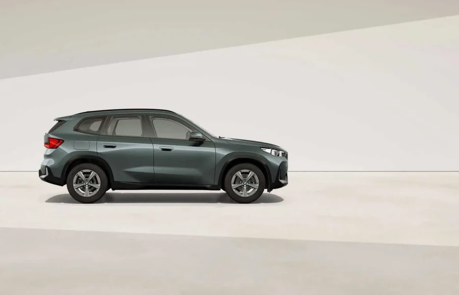 Renting BMW X1xDrive20d Premium Package Cape York Green metalizado Sin Entrada