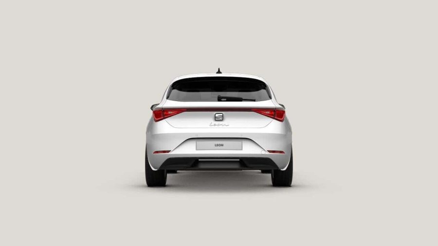 Renting Seat Leon1.5 eTSI 85kW DSG Style XL Fleet Pack Blanco Suave, Gris Magnetic Sin Entrada