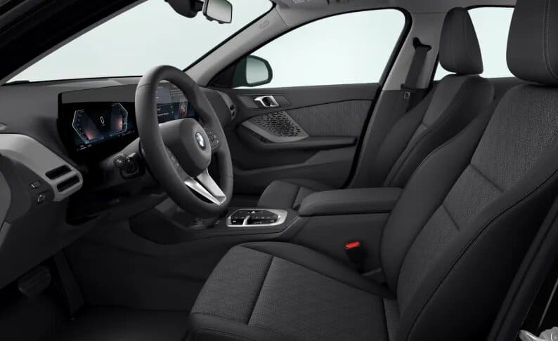 Renting BMW Serie 1116 Black Sin Entrada