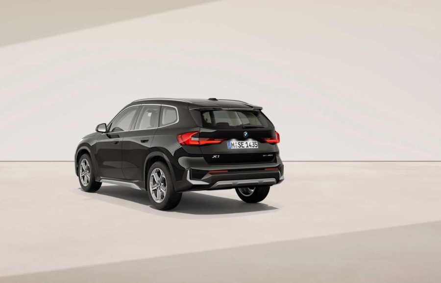 Renting BMW X1sDrive 20d Black Saphire Sin Entrada