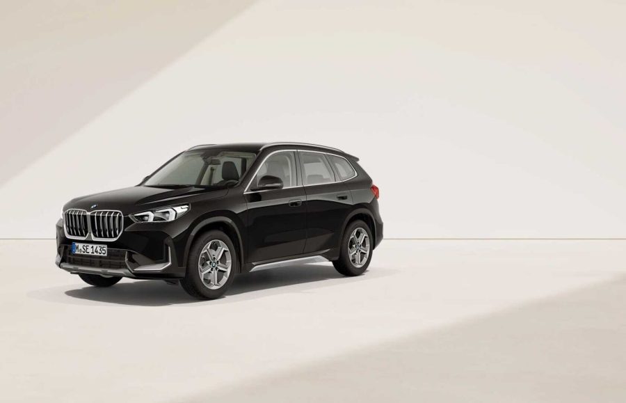 Renting BMW X1sDrive 20d Black Saphire Sin Entrada