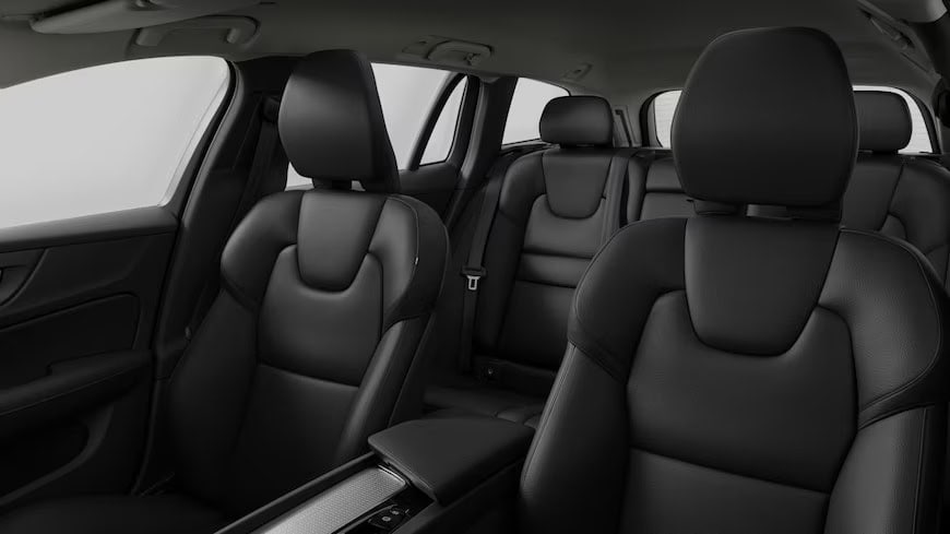 Renting Volvo V602.0 B4 G MHEV Plus Dark Auto Denim Blue Sin Entrada