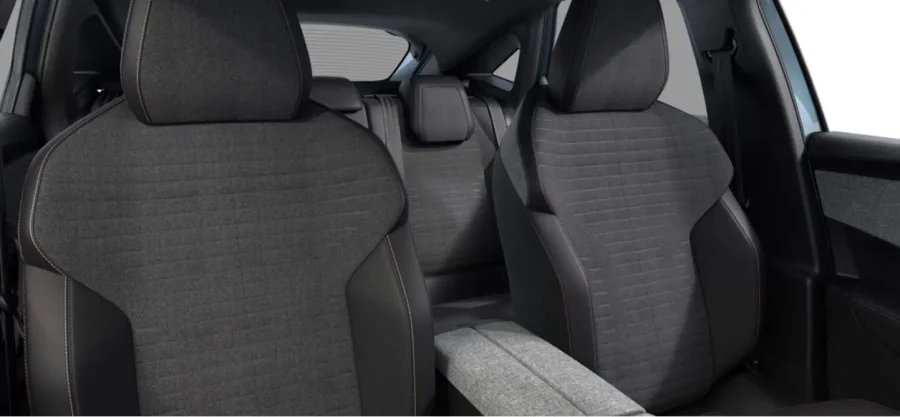 Renting Peugeot 3008Allure Hybrid 145 e-DCS6 Azul Ingaro Sin Entrada