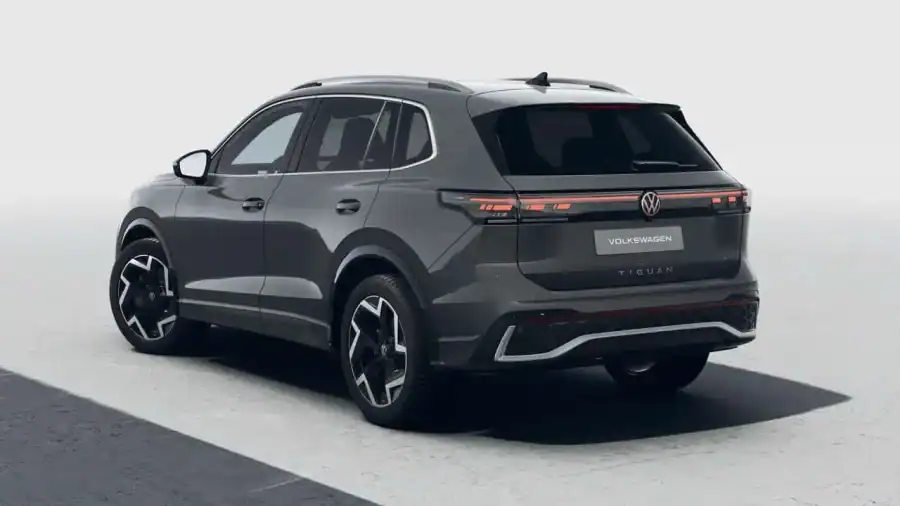 Renting Volkswagen Tiguan1.5 eTSI DSG R-Line Gris Delfín, Blanco Sin Entrada