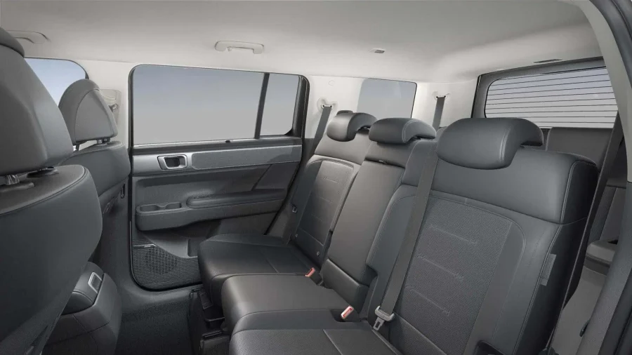 Renting Hyundai Santa Fe1.6 TGDi PHEV 4X4 AT Style Creamy White Sin Entrada