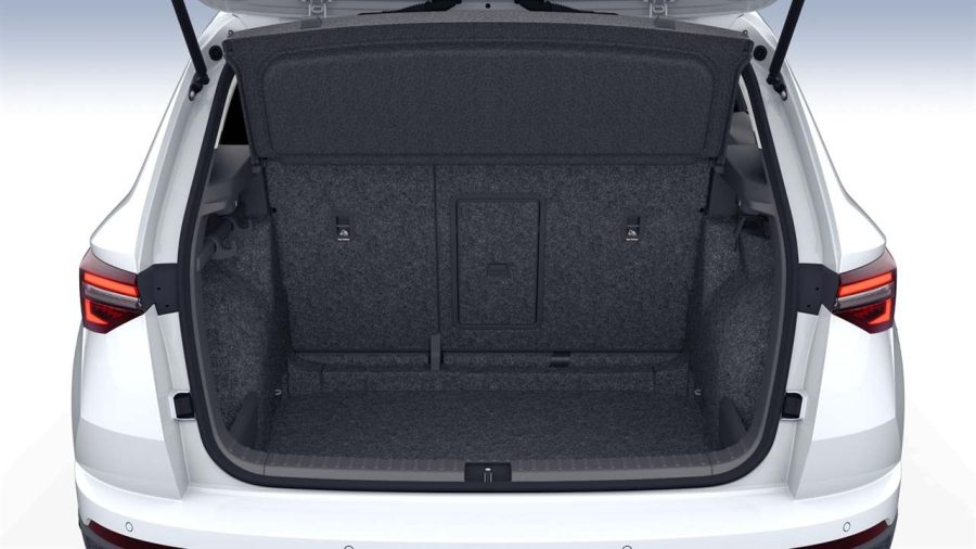 Renting Skoda Karoq2.0 TDI DSG Selection Blanco Luna, Gris Graphite Sin Entrada