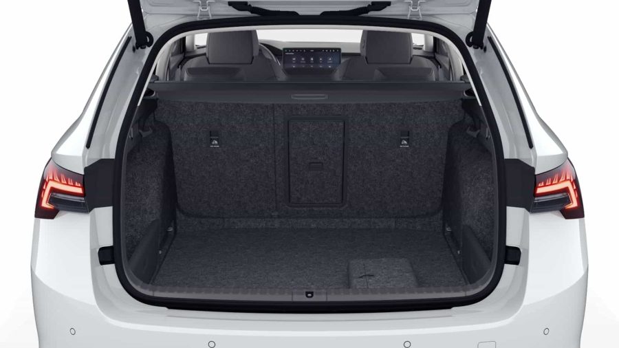 Renting Skoda OCTAVIA Combi1.5 TSI DSG MHEV Selection Blanco luna Sin Entrada