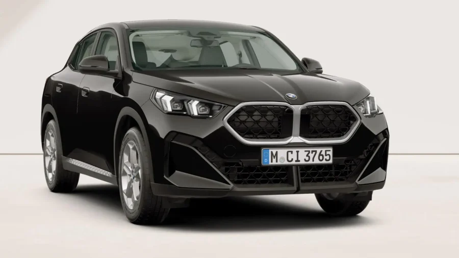 Renting BMW X2sDrive20d Black Solid Sin Entrada