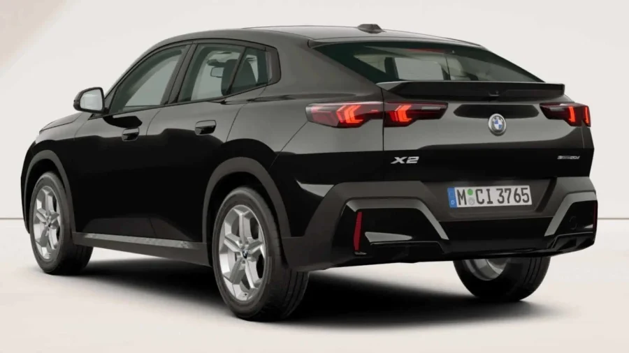 Renting BMW X2sDrive20d Black Solid Sin Entrada