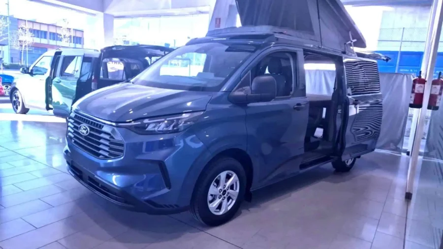 Renting Ford TransitCustom Kombi 2.0 EcoBlue 320 L1 Trend CAMPERIZADA Magnetic Sin Entrada