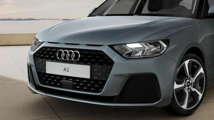 Renting Audi A1 Sportback30 TFSI S tronic Adrenalin Gris Flecha / Techo Negro, Blanco Glaciar / Techo Negro Sin Entrada