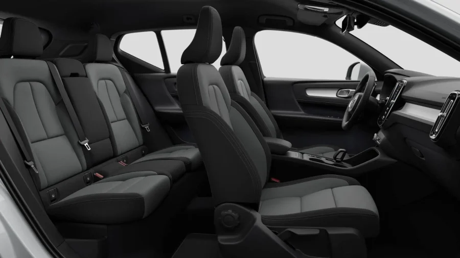 Renting Volvo XC402.0 B3 G Core Auto Crystal White Sin Entrada