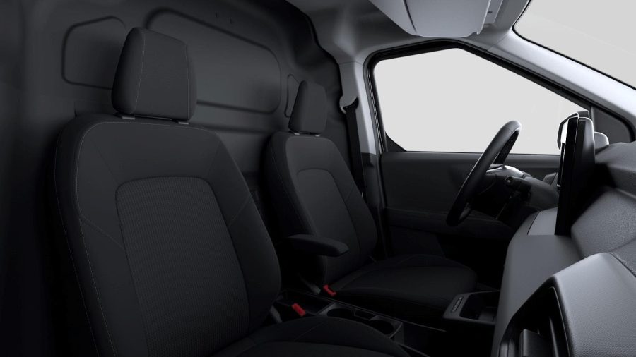 Renting Ford TRANSIT COURIERVan BEV 54 kWh Trend Euro Aut. 6.2 Blanco Sin Entrada