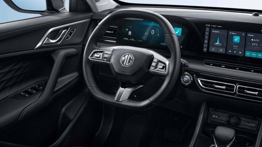 Renting MG HS1.5T PHEV Comfort Blanco, Negro Sin Entrada