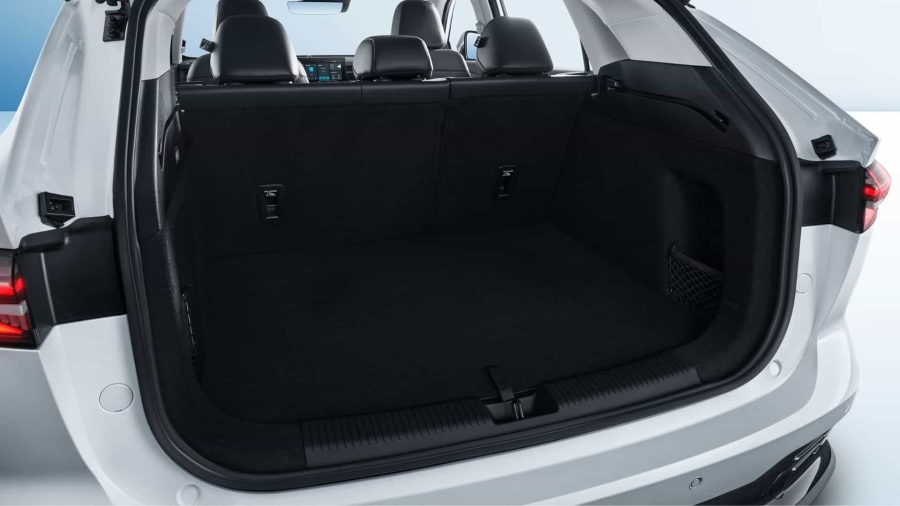 Renting MG HS1.5T PHEV Comfort Blanco, Negro Sin Entrada