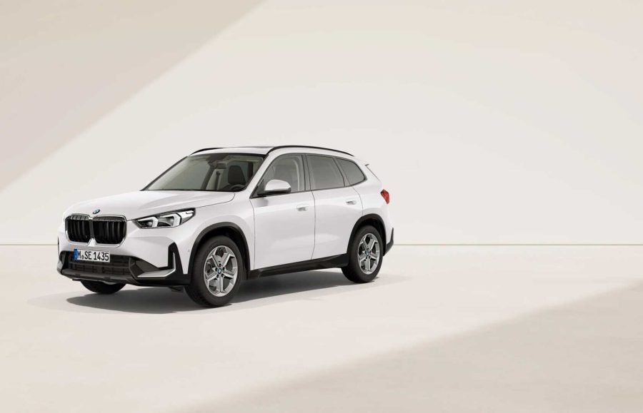 Renting BMW X1sDrive 20d Mineral White, Night Dusk Blue Sin Entrada