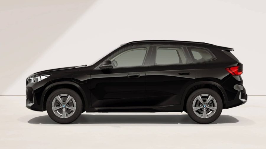 Renting BMW X1xDrive25e Negro Sin Entrada