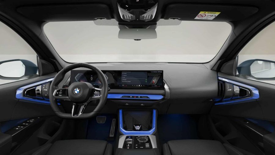 Renting BMW X320d xDrive M Sport Arctic Race Blue, Black Sapphire Sin Entrada