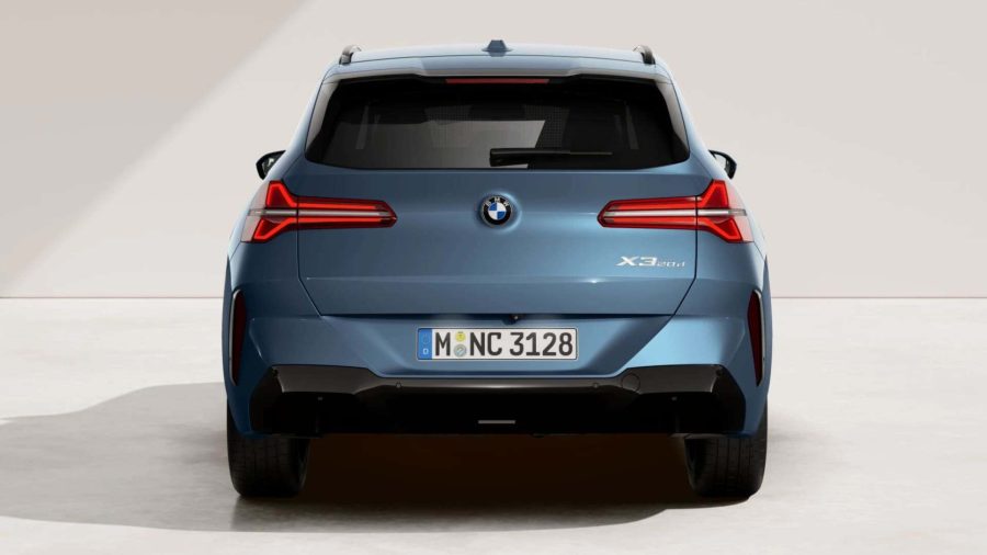 Renting BMW X320d xDrive M Sport Arctic Race Blue, Black Sapphire Sin Entrada