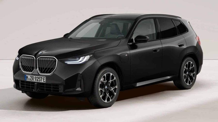 Renting BMW X330e xDrive M Sport Black Sapphire, Arctic Race Blue Sin Entrada