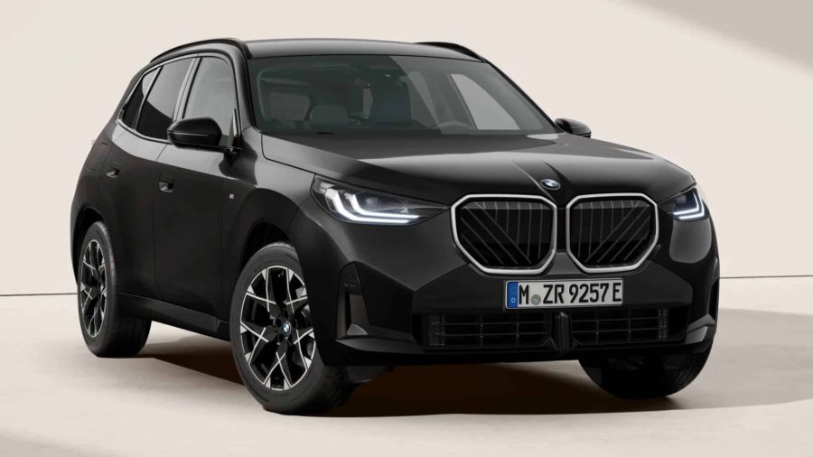 Renting BMW X330e xDrive M Sport Black Sapphire, Arctic Race Blue Sin Entrada