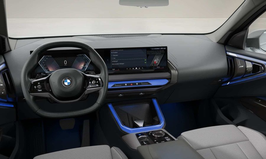 Renting BMW X330e xDrive Alpine White Sin Entrada