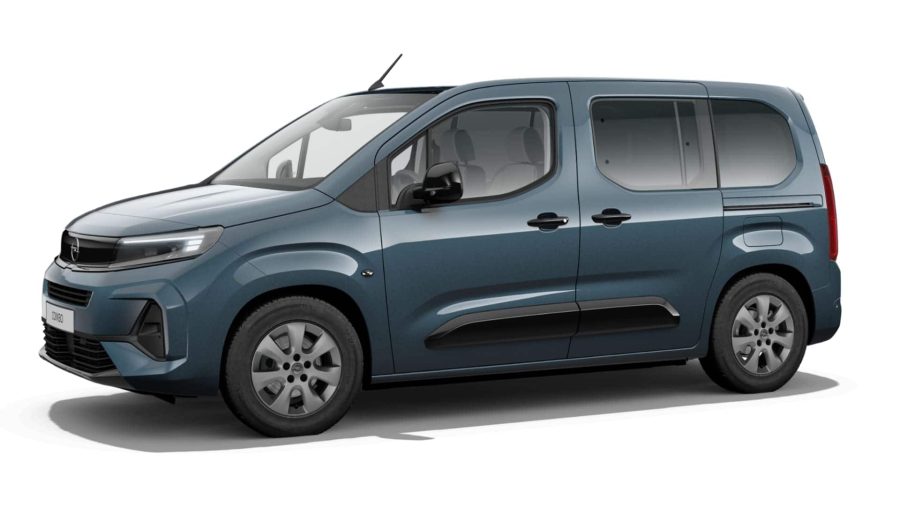 Renting Opel Combo1.5 TD S/S AT8 Ultimate Kiama Blue Sin Entrada